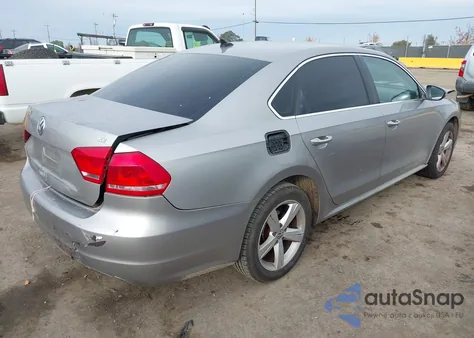 2012 Volkswagen Passat 2.5L Se из США, поврежденный, VIN 1VWBP7A33CC095997